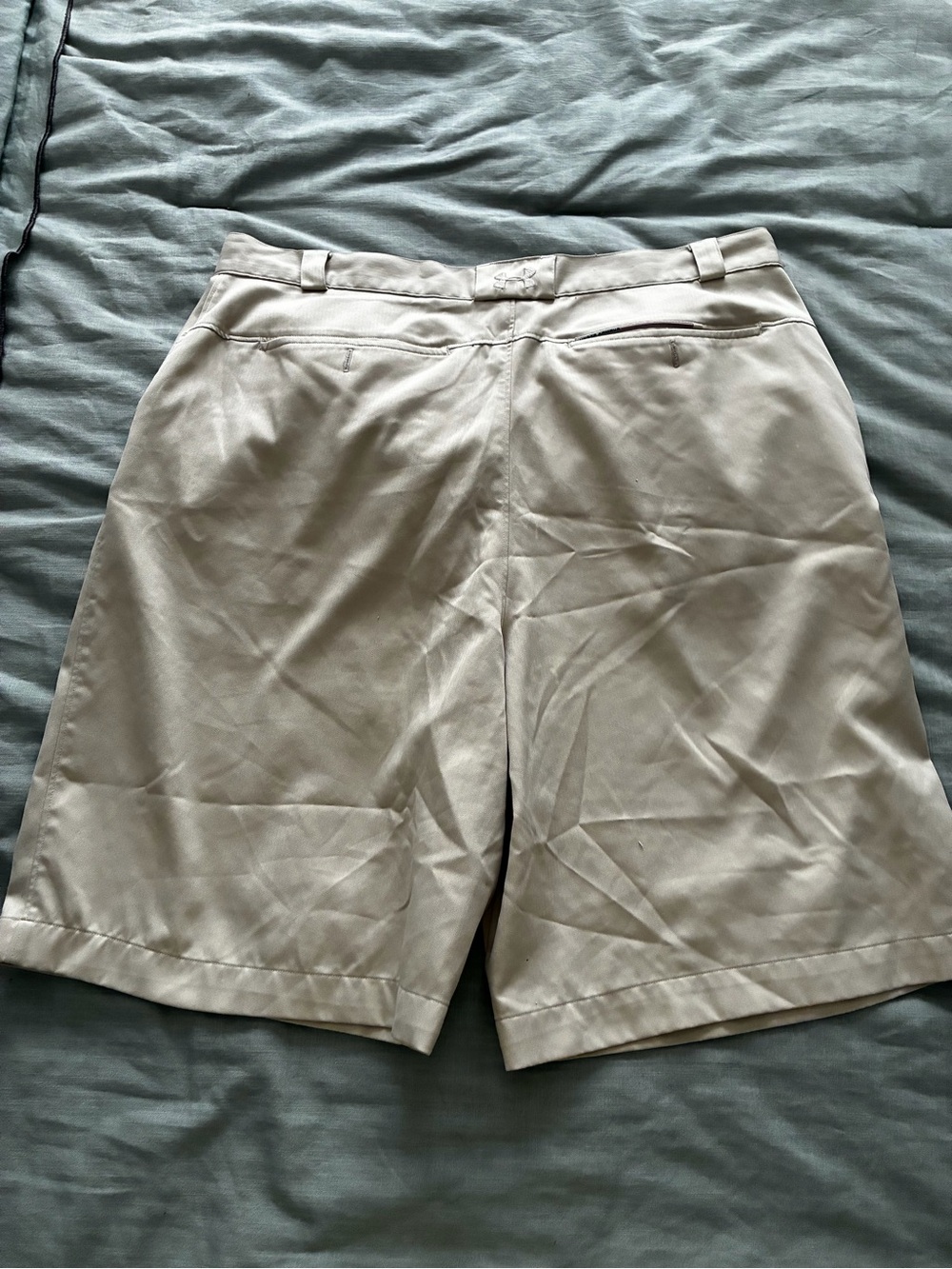 Under Armour Men's Light Khaki Flat-Front Golf Shorts